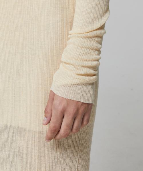 LADY VOLUME Cutting Line Slim Knit T-Shirt_Beige
