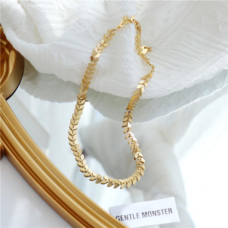 European Retro Wheat Ear & Peacock Tail Pendant Necklace for Women, 18K Gold-Plated Titanium Steel Clavicle Chain