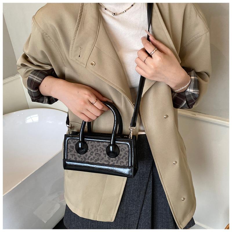 Beliebte Handtasche Damentasche Herbst und Winter neu retro Mode kleine quadratische Tasche hochwertig einzelne Schulter schräg Umhängetasche