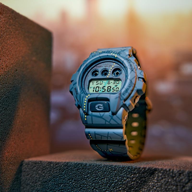 Casio G-SHOCK Men's Resin 200M Water Resistant Shock Resistant Alarm Quartz Watch DW-6900SBY-2