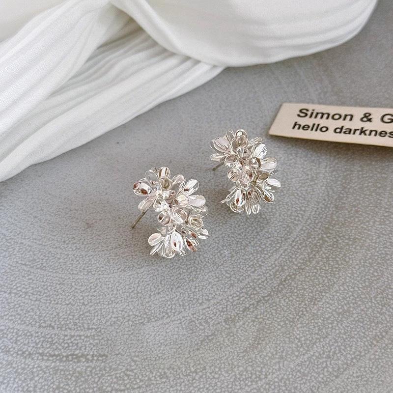 New Golden Flower C-shaped Earrings Women's Retro Temperament Stud Earrings