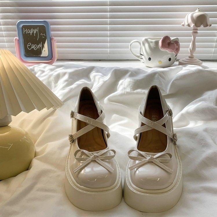 Mary Jane shoes women's autumn and winter new round head with Lolita high heel one-word buckle light mouth loafer single shoes