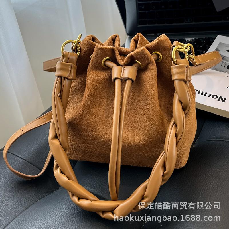 Crossbody bag women's bag 2025 new bag light luxury niche high-end hand bag super fire leopard print shoulder bucket bag