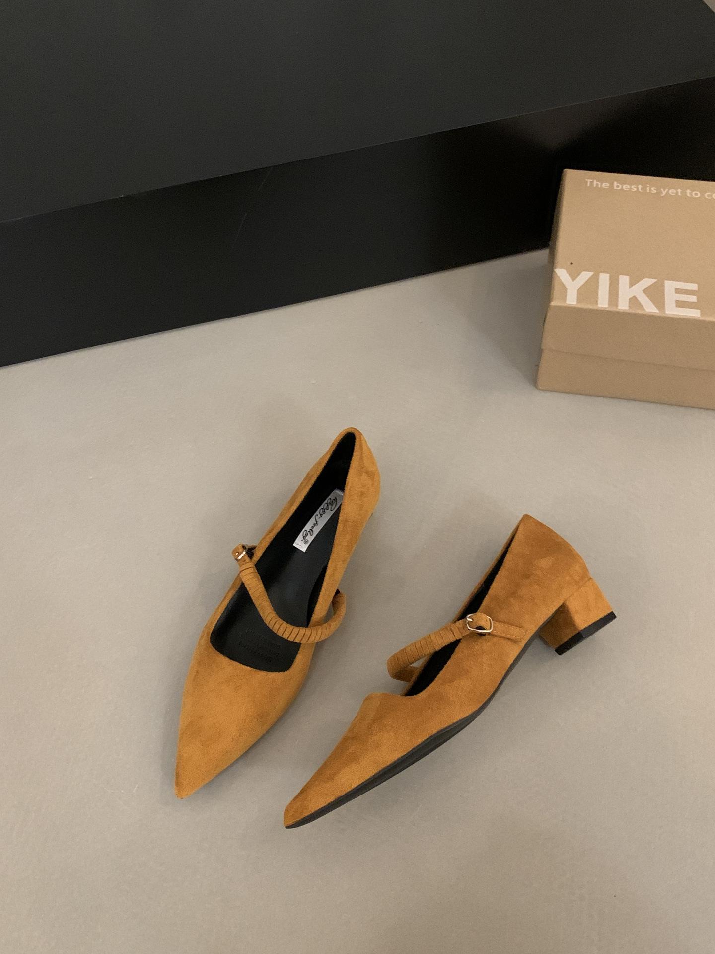 

Высота каблука 4см~ однословная пряжка острый носок замшевые вечерние туфли-лодочки женские 2025 юбка красивые с мелким вырезом Мэри Джейн женские туфли 40