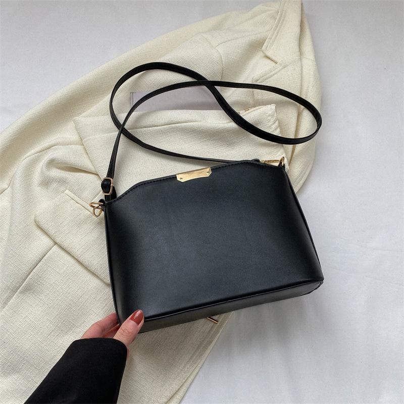 Retro simple small bag women 2025 new trendy women fashion large capacity shoulder crossbody bucket shell bag