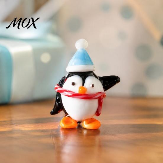 Miniature Figurines for Micro Landscapes Handmade Glass Christmas Mini Figurines, Cute Gnome Penguin Statues, Small Decorative Accents Moss Terrariums