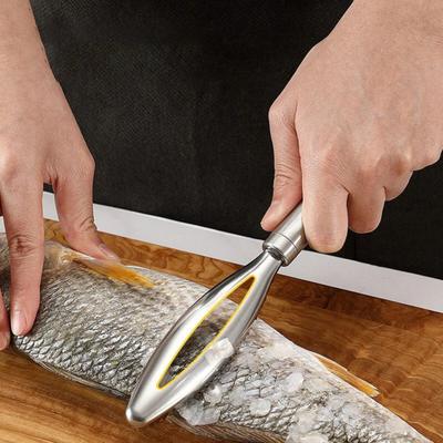 Stainless Steel Fish Scale Remover with Sharp Sawtooth Ergonomic Handle Manual Fish Scale Descaler Descaling Removal Tools Kitchen Gadgets