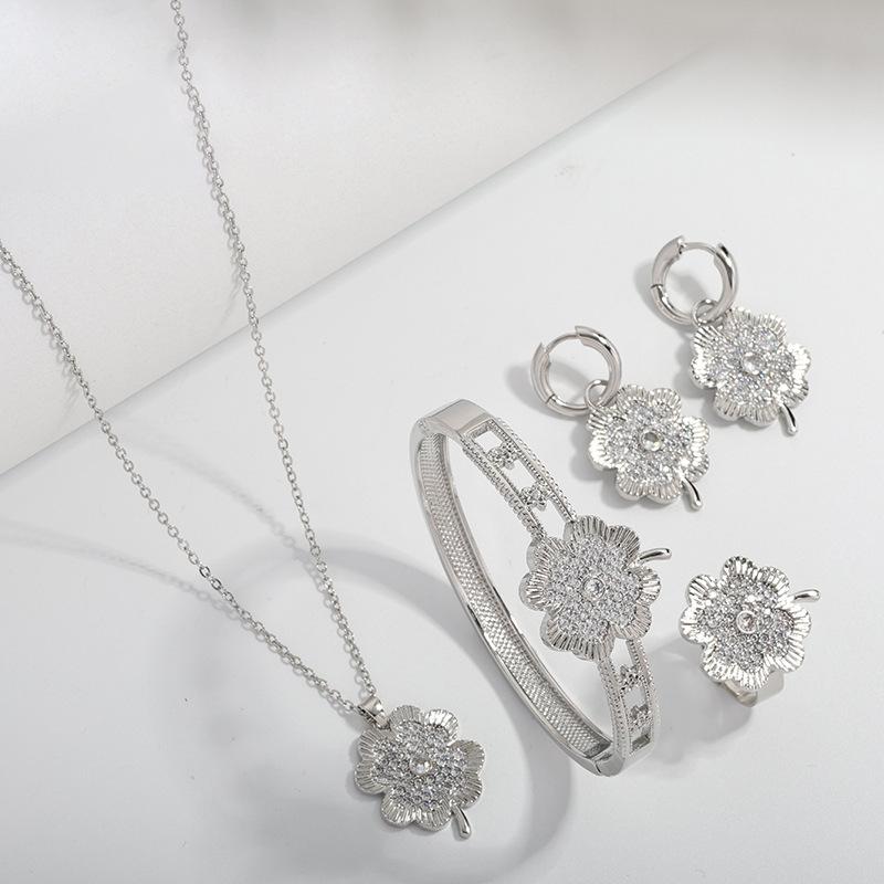 2026 Four-piece Necklace Set Zircon Collarbone Chain Women's Four-leaf Clover Jewelry Collarbone Chain Set