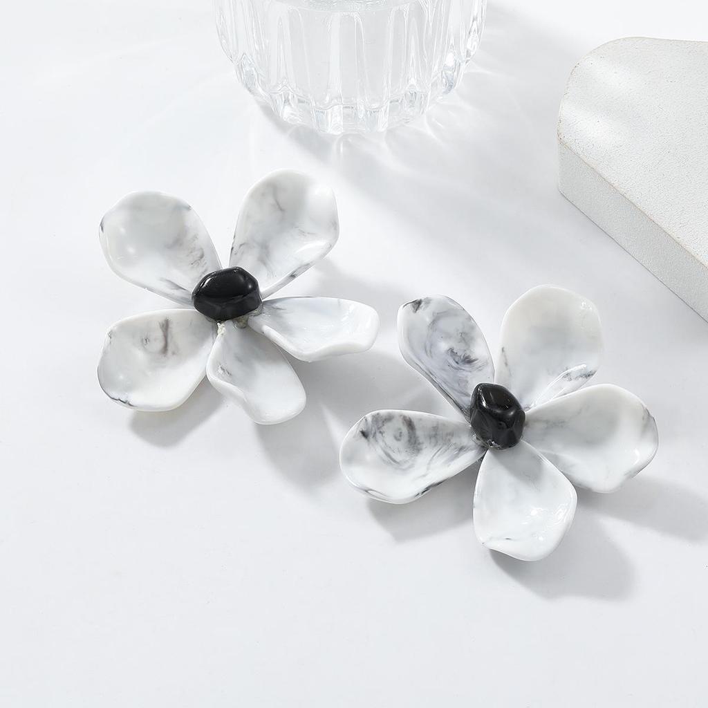 2024 Exaggerated Flower Resin Earrings for Women