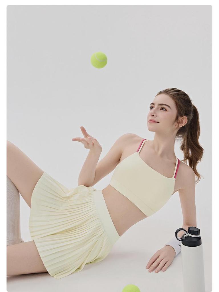 Women's Moisture-Wicking Sports Bra with Padded Straps - Quick-Drying Fitness Tank for Yoga, Pilates, and Tennis