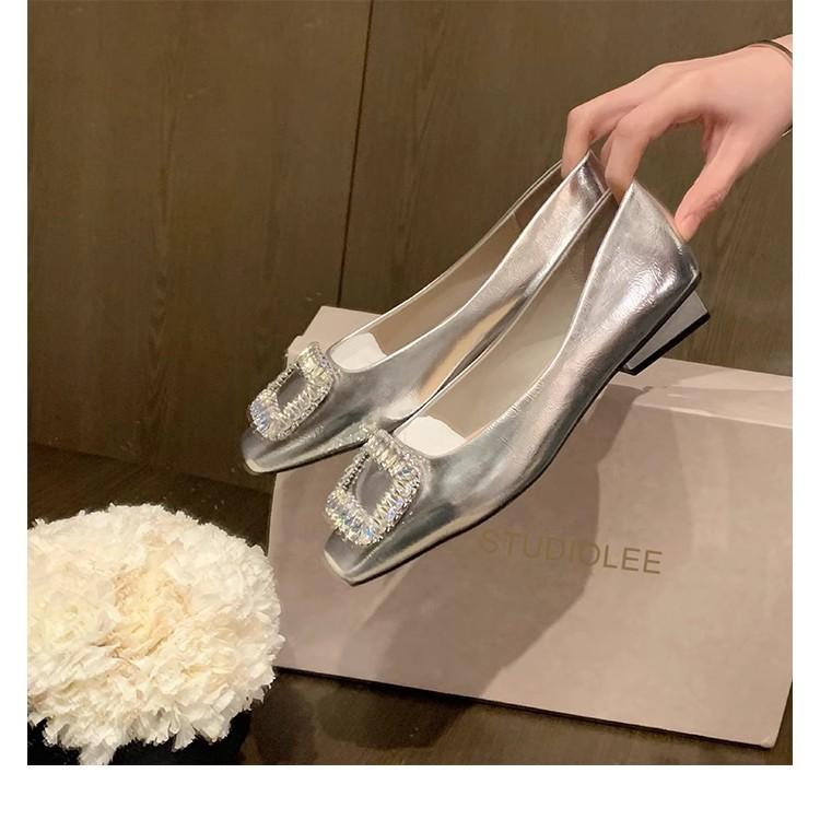 

Grape mother of the same style, rhinestone shallow mouth French square head silver flat-bottomed leather single shoes for women s 2025 spring and autu 40