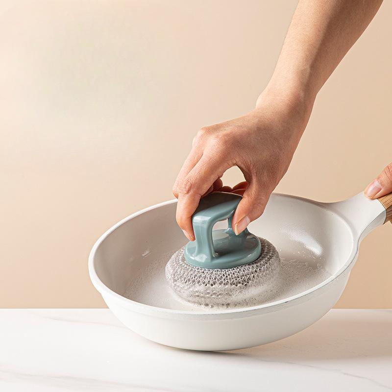 The Multi-purpose Steel Wire Brush for Kitchen Dishwashing and Pot Cleaning Is Not Afraid of High Temperatures