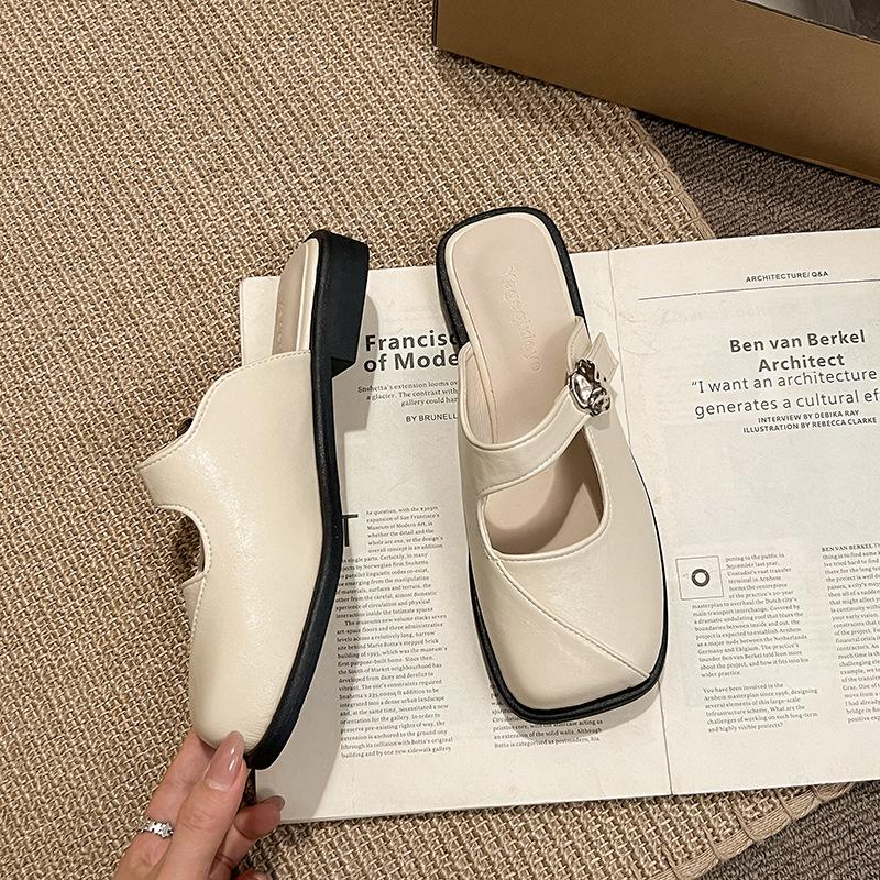 

Korean version of the outer wear flat bottom versatile square head cool slippers women s 2025 new spring and summer low heel retro lazy bag head ha 35 бежевый