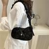 Sladká květinová žakárová půlměsícová taška pro ženy Módní crossbody taška s mašlí a srdcem a plisovaným popruhem