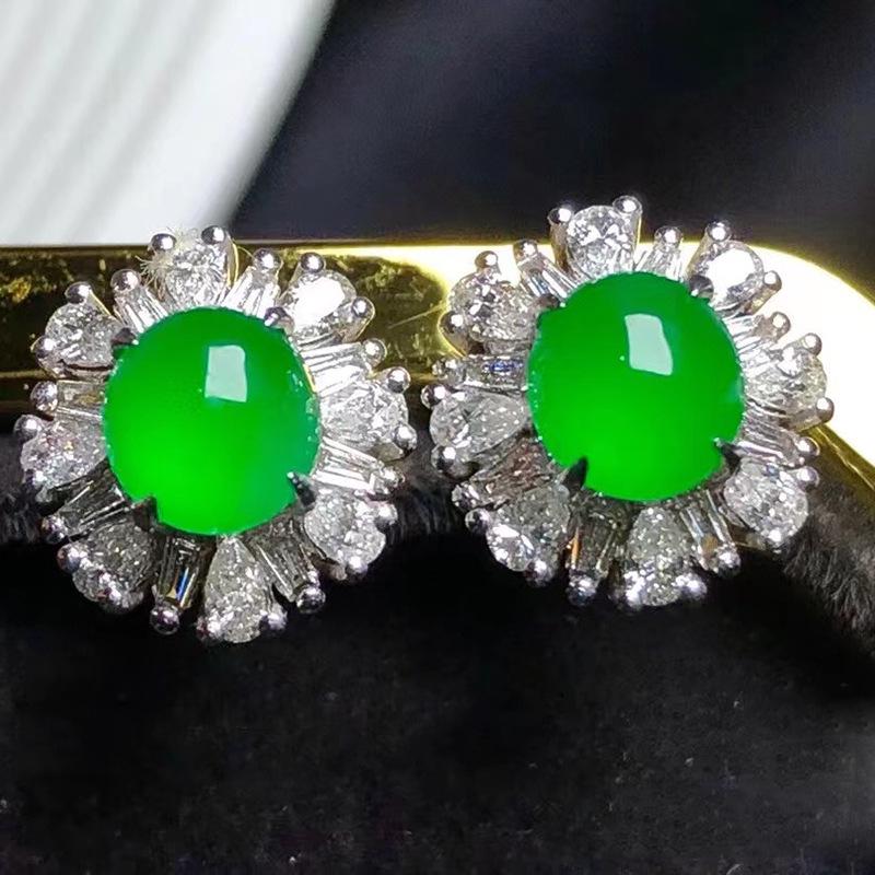 

S925 Silver Green Chalcedony Stud Earrings - Classic, Versatile Fashion S925 Silver