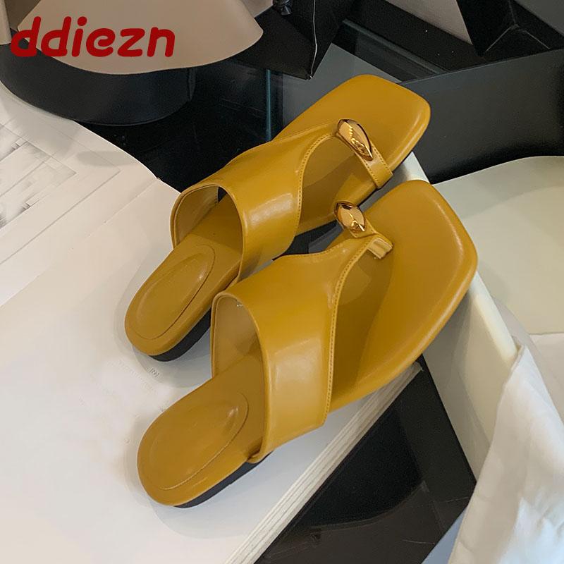 Fashion Luxury Female Flats Slippers Slides Shoes For Ladies Summer Beach Fashion Metal Women Flats Slippers Sandals Shoes