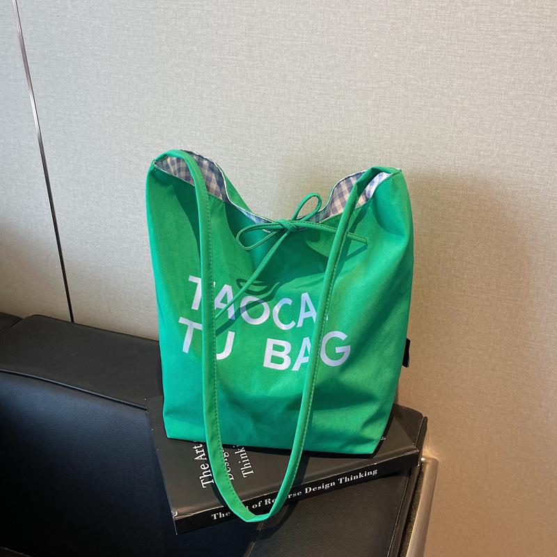 Lazy and lightweight cloth bag, tote bag, niche literary and artistic large-capacity shoulder bag, double-sided usable messenger bag.