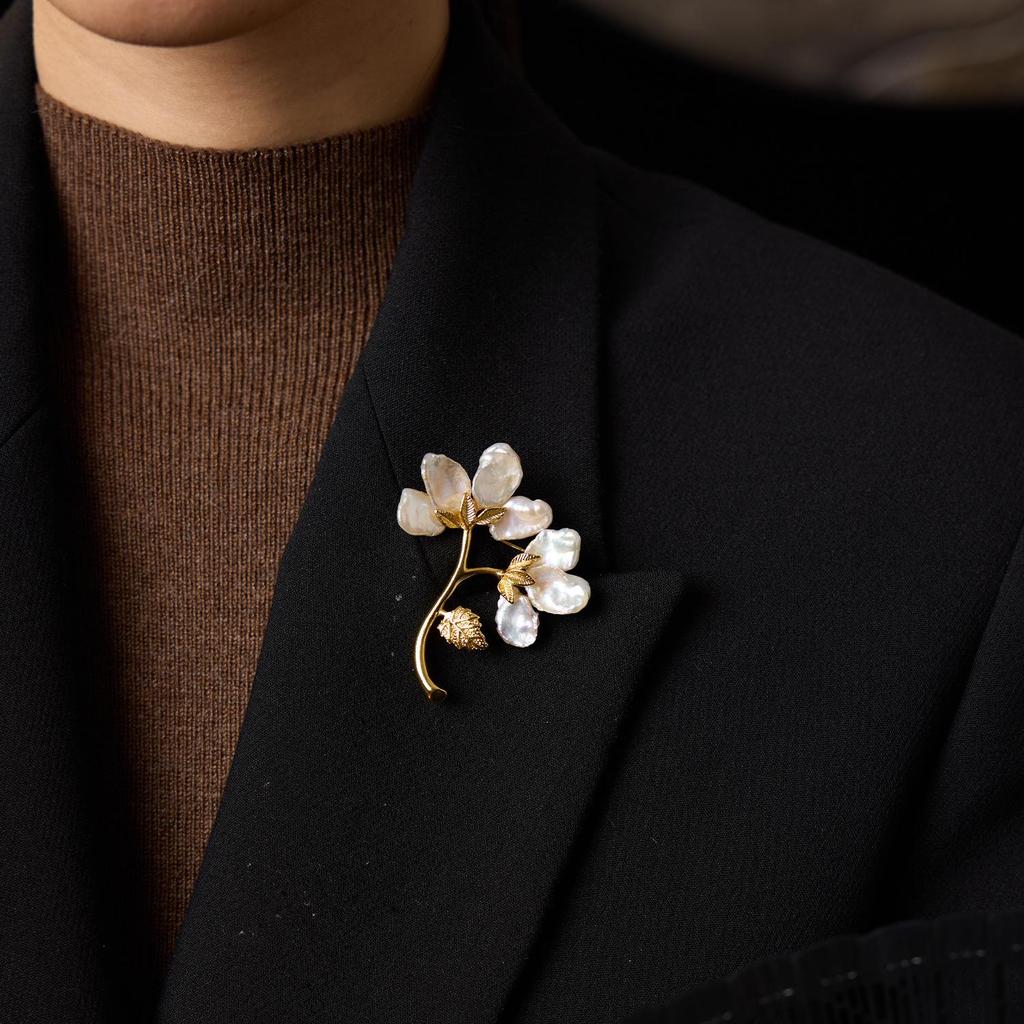 Moon Blossom Baroque Pearl Brooch: Retro Plant-Inspired Luxury Accessory Gift