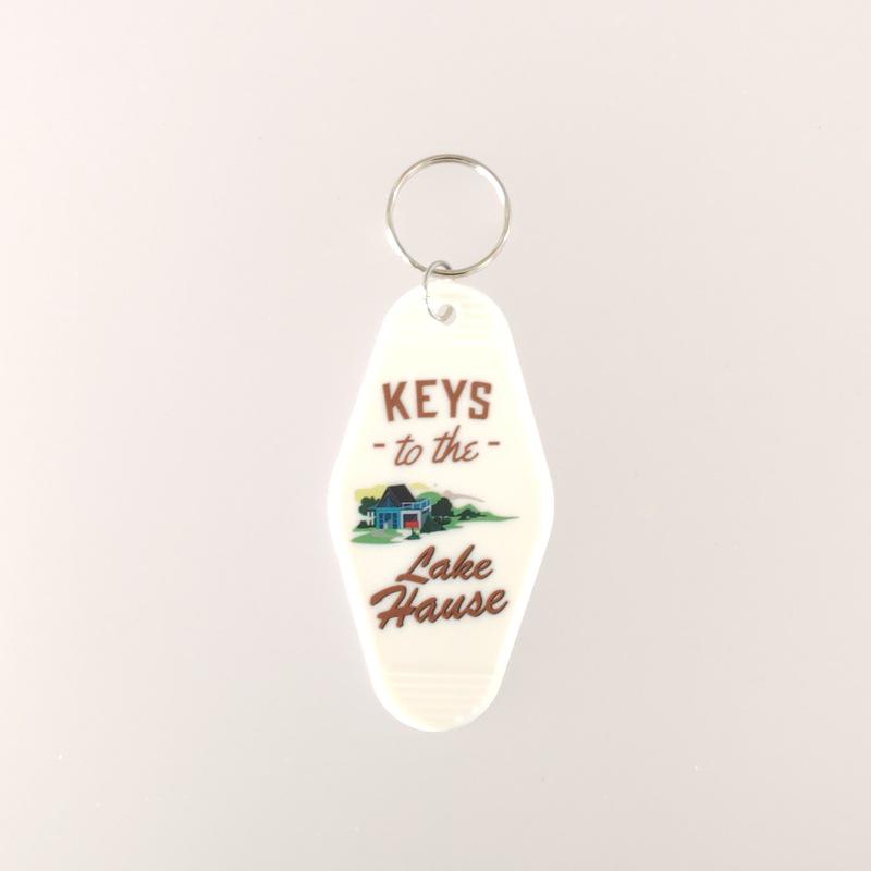 Vintage Acrylic Motel Room Keychain: Retro & Durable Design