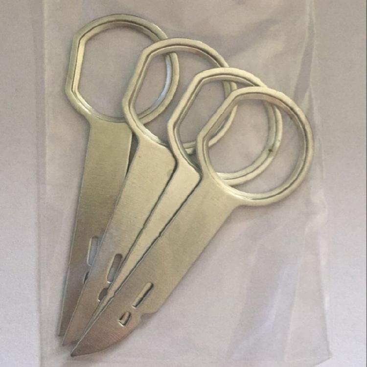 Universal Vehicle Stereo Removal Tool with Key Rings Extractor Accuracy Player Removal Tool for Multiple Vehicle Brands
