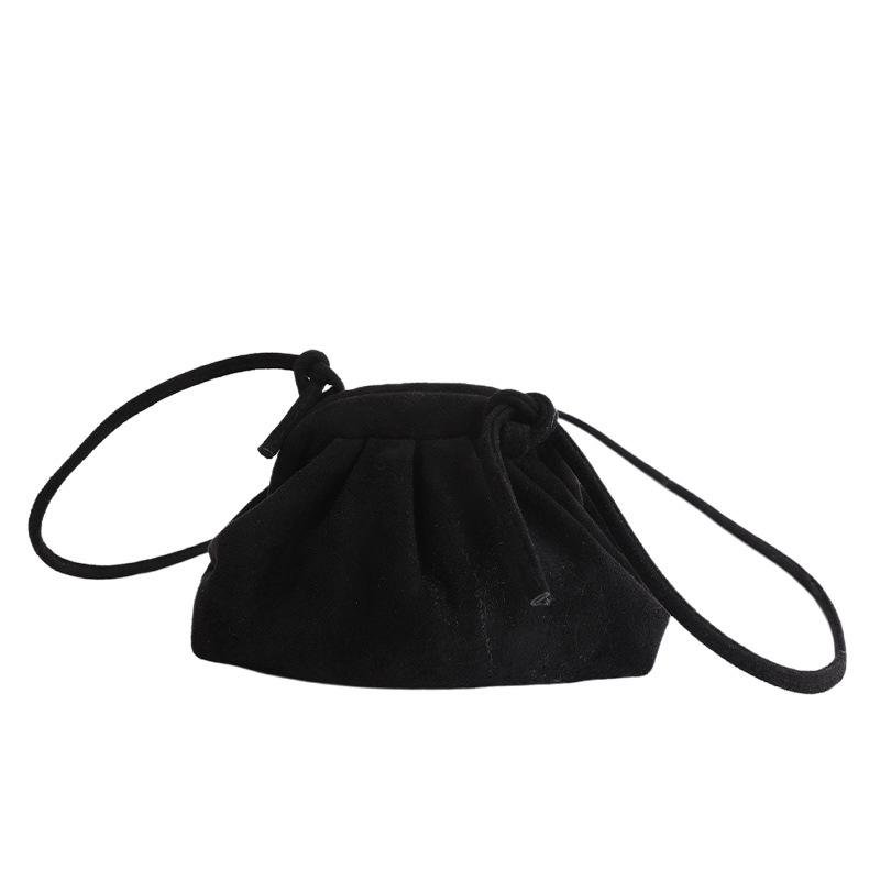 

High-value retro niche small bag women s bag new fashionable high-value crossbody bag pleated cloud bag чорний