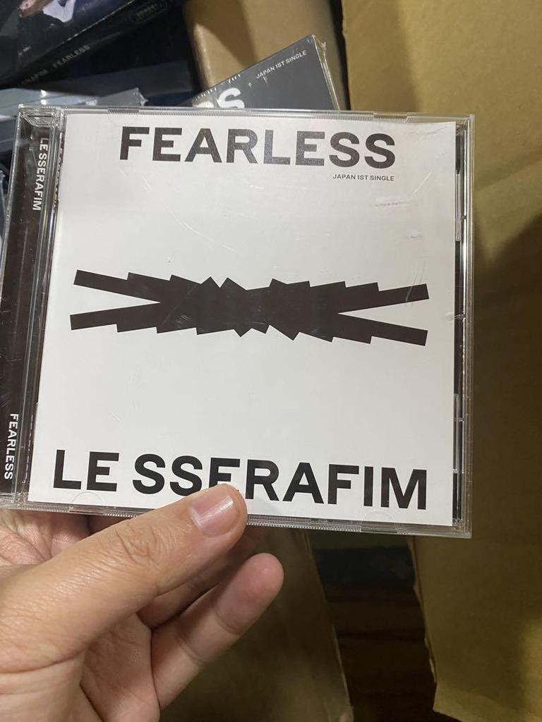 [USED] LE SSERAFIM FEARLESS 1st Japanese single 3 pieces