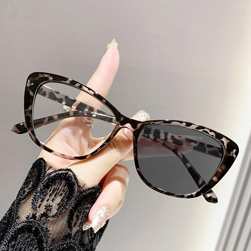 Cat Eye Myopia Photochromic Glasses for Women Men Ultra-light Color Change Near Sight Eyewear Fashion Eyeglasses Diopter