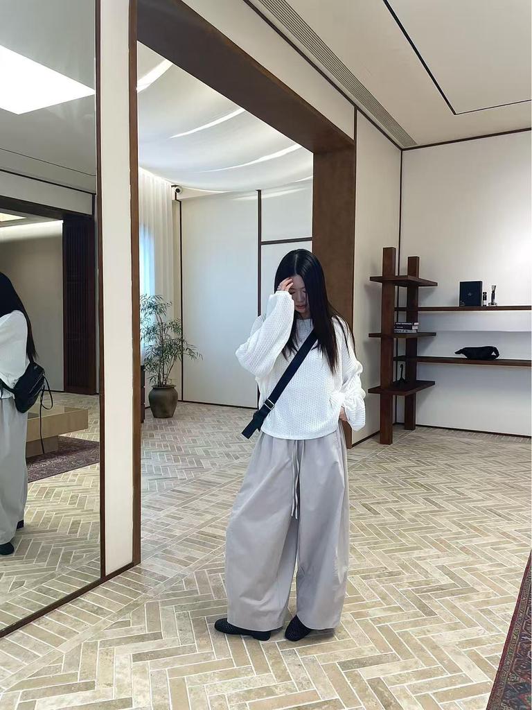 Autumn 2025 Japanese Casual Wide-Leg Elastic Waist Pants for Women - Versatile, Loose, Slimming, and Simple Style.