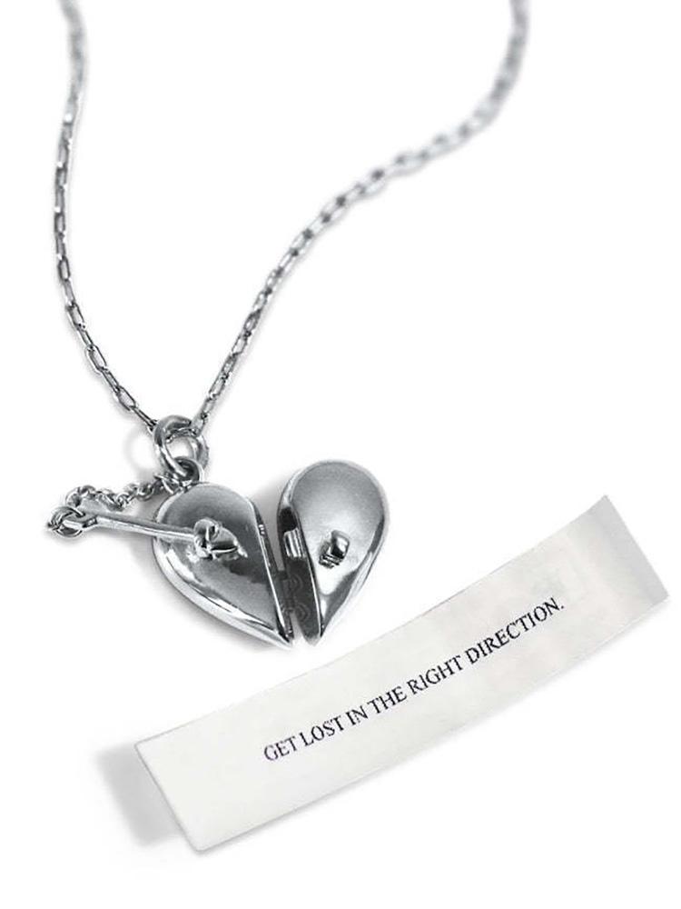 Nuovo Apribile a Forma di Libro Incrociato Scatola Portafoto Ciondolo Collana per Donne Uomini Fascino Intagliato Immagine Gioielli Credenza Regalo 2026