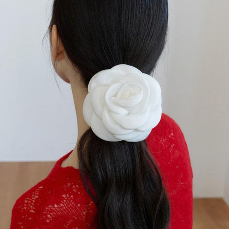 FANTASTIC PLANET Big Camellia Corsage (WHITE)