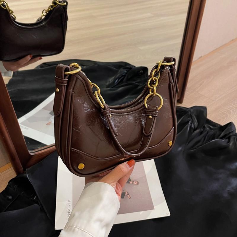 Underarm bag Women's bag Portable trendy fashion French high sense foreign style retro versatile chain One shoulder messenger bag