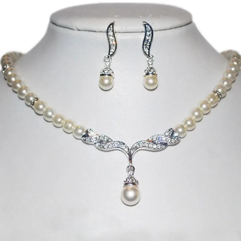 Elegantes Halsketten-Ohrring-Set für Damen Modeschmuck Set Perlmutt Imitation Braut Hochzeit Legierung Party Stecker Halsketten-Ohrring-Set