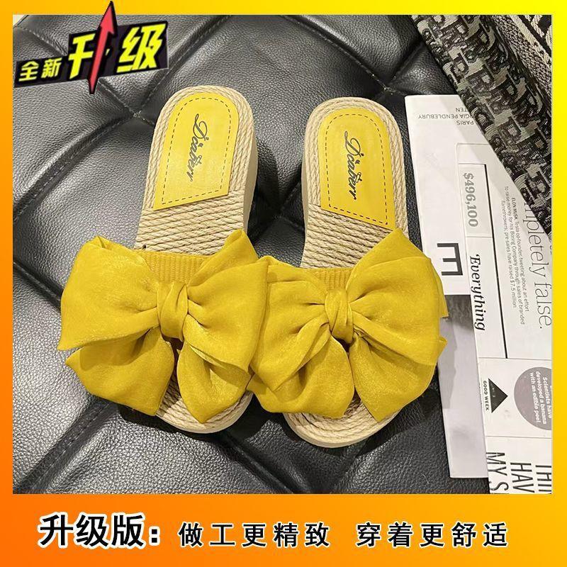 Non-slip lightweight sweet explosive slope heel slippers women's beach slippers women's 2025 summer new Internet celebrity sandals go out