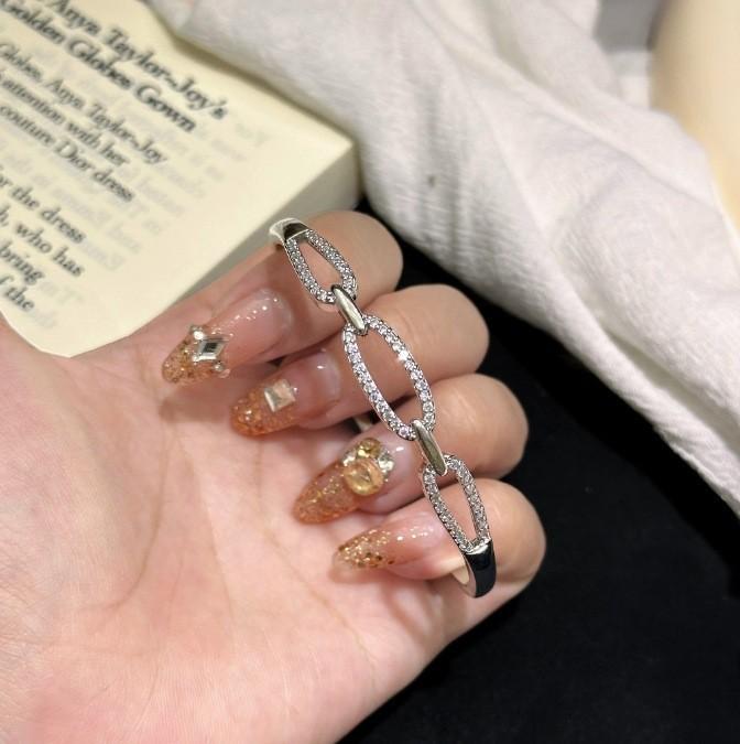 Hot-selling light luxury versatile CD bracelet Mori literary and artistic full diamond Seiko love bracelet