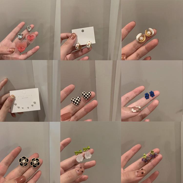 Pendientes de botón de esmalte coreano minimalistas retro en forma de corazón con perlas