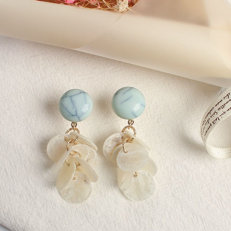 

European and American Style Fresh Sky Blue Crack without Pierced Female Shell Ear Cuff with Screw BackA Pair