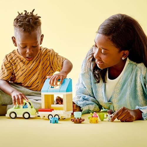 LEGO Duplo Town Trailer House 10986, a toy block gift for toddlers and babies, suitable for boys and girls ages 2 and up.