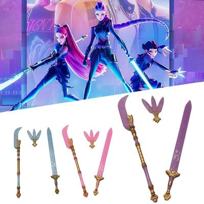 Spielhaus Spielzeug Puppen Schwerter Anime Cosplay Zubehör Dramatische Rollenspiel Requisiten Kreatives Geschenk für Puppenliebhaber Sammler