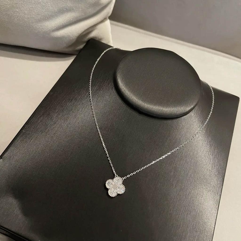 Full Diamond Four Leaf Flower Necklace Pendant Long Necklace Dinner Elegant Super Fairy Earrings Four Grass Flower Bracelet Jewelry Set