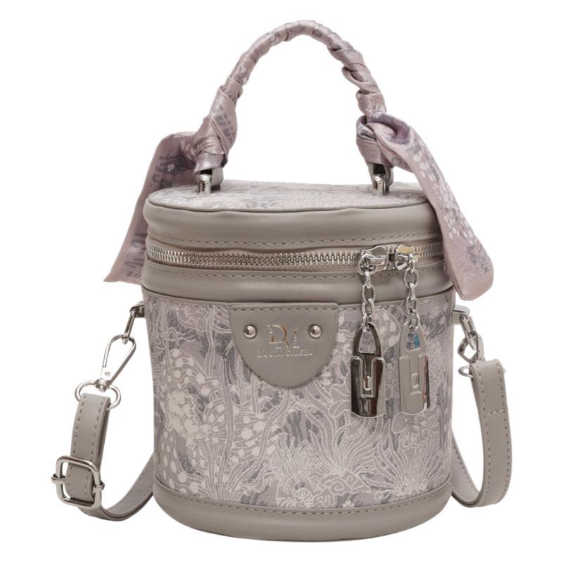 Textured small bag women's 2025 foreign style new Korean high-value shoulder bag going out portable messenger bag cylinder bag
