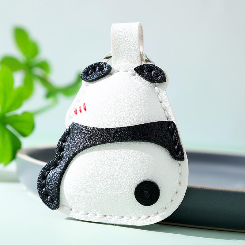 

Брелок-подвеска Панда ручной работы: Креативный автомобильный аксессуар и украшение для сумки.