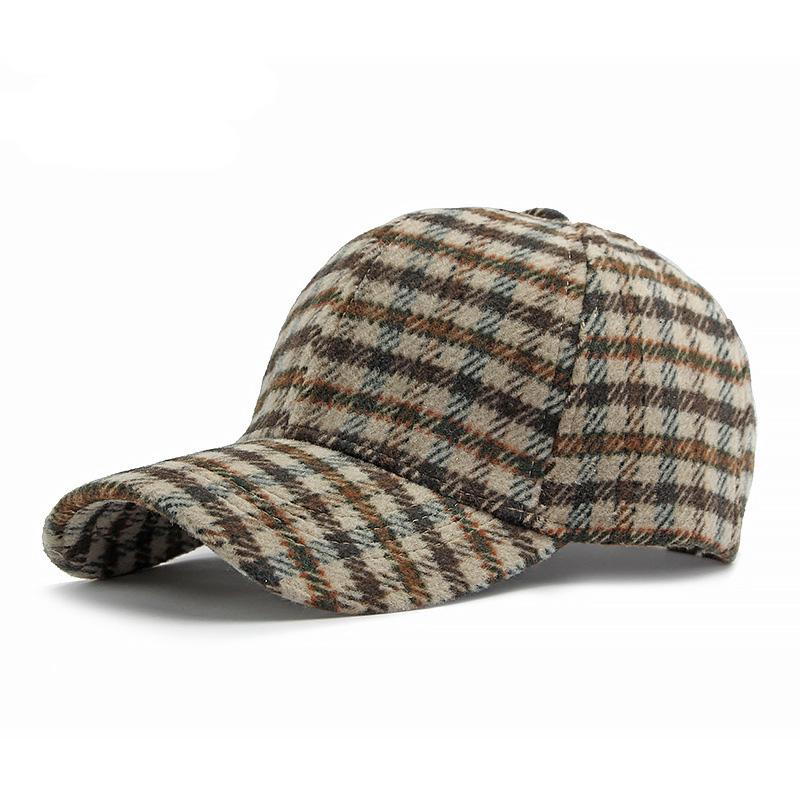 Elegant Plaid Fleece-Blend Baseball Cap - Thick, Warm & Casual British Retro Style, Two-Tone Design for Everyday