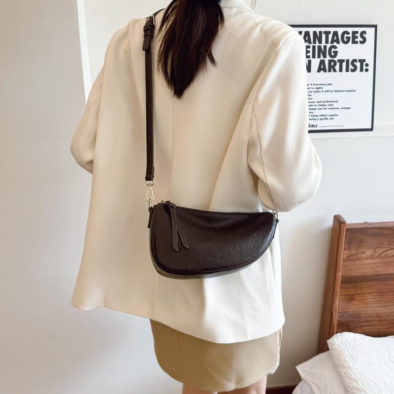 Casual Bag Women's New Simple and Fashionable Retro Shoulder Messenger Bag Niche Large-capacity Dumpling Bag