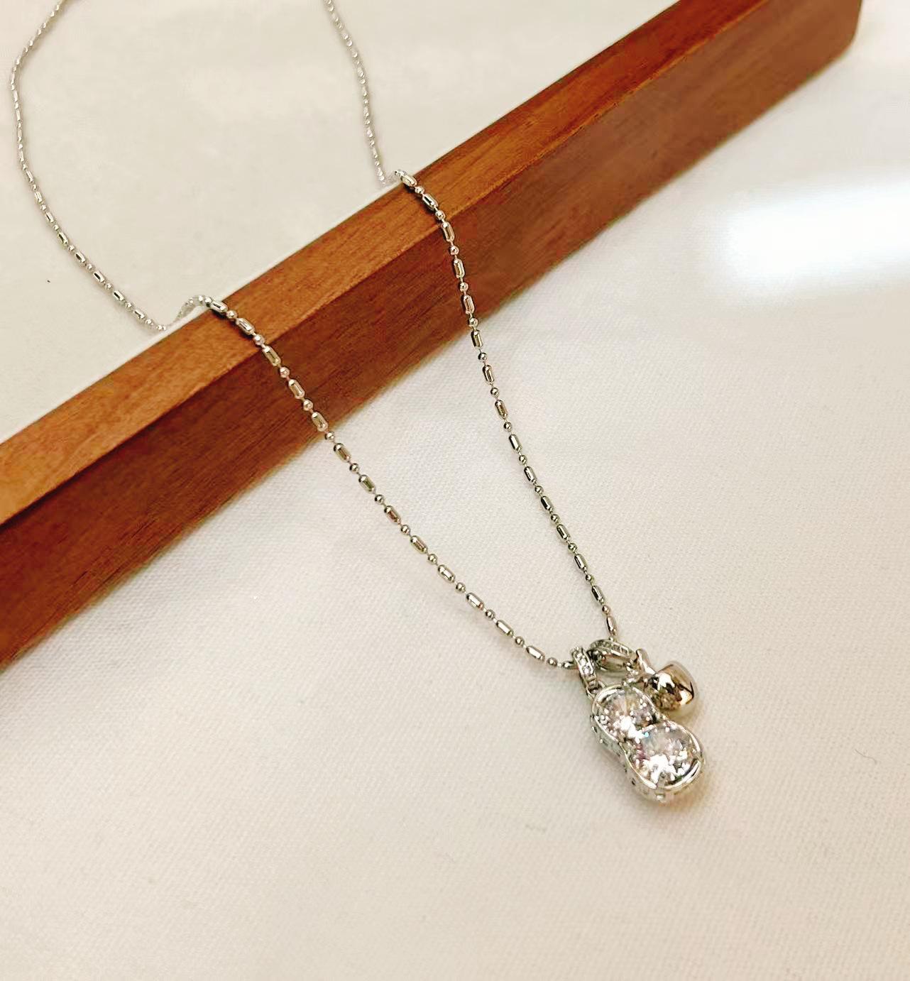Peanut Pendant Necklace for Women: Elegant, High-End Fashion, Simple & Versatile Clavicle Chain