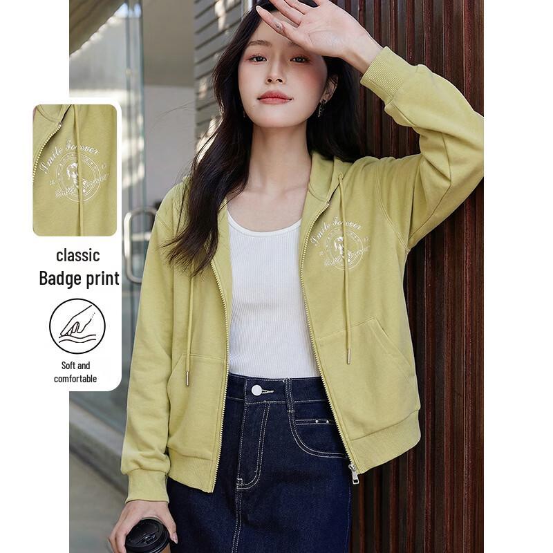 Women s Color Block Hooded Sweatshirt with Badge Print M