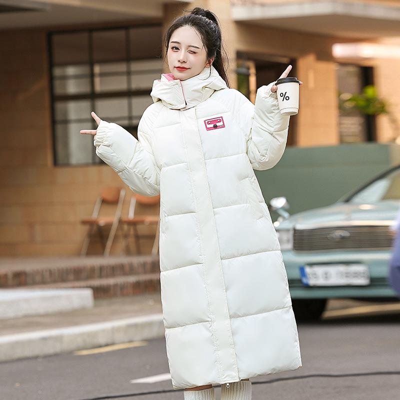 Medium and long down clothes for women, loose and thickened clothes in winter, Korean sweet over-the-knee hooded jacket.