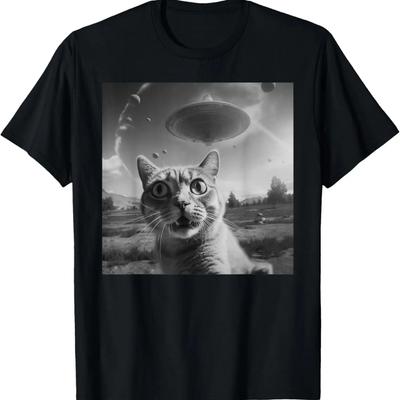 Chat Surpris et OVNI Photo Noir et Blanc Années 1950 Alien T-shirt (2)