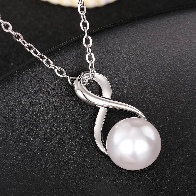Huitan Simulated Pearl Women Pendant Necklace Fancy Wedding Party Engagement Metal Accessories Elegant Versatile Daily Jewelry