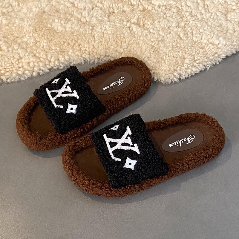 New slippers for women to wear outside autumn and winter new versatile retro comfortable fluff mop