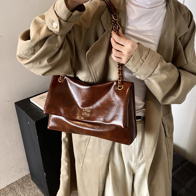 Korean Version of Retro Large-capacity Bag Women's 2025 Autumn and Winter New Simple Shoulder Tote Bag To Work Commuter Chain Bag